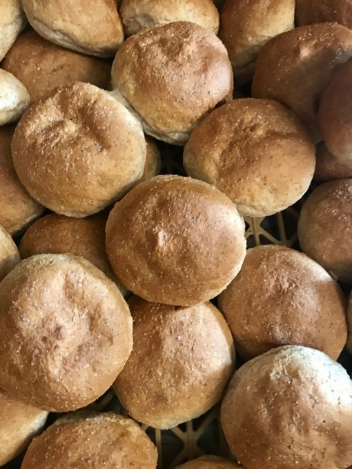 6 bruine zachte broodjes (100% volkoren)